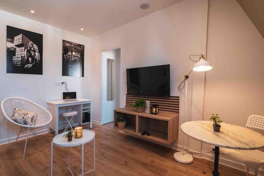 La Suite 7 Gite Urbain Charleville-Mézières المظهر الخارجي الصورة