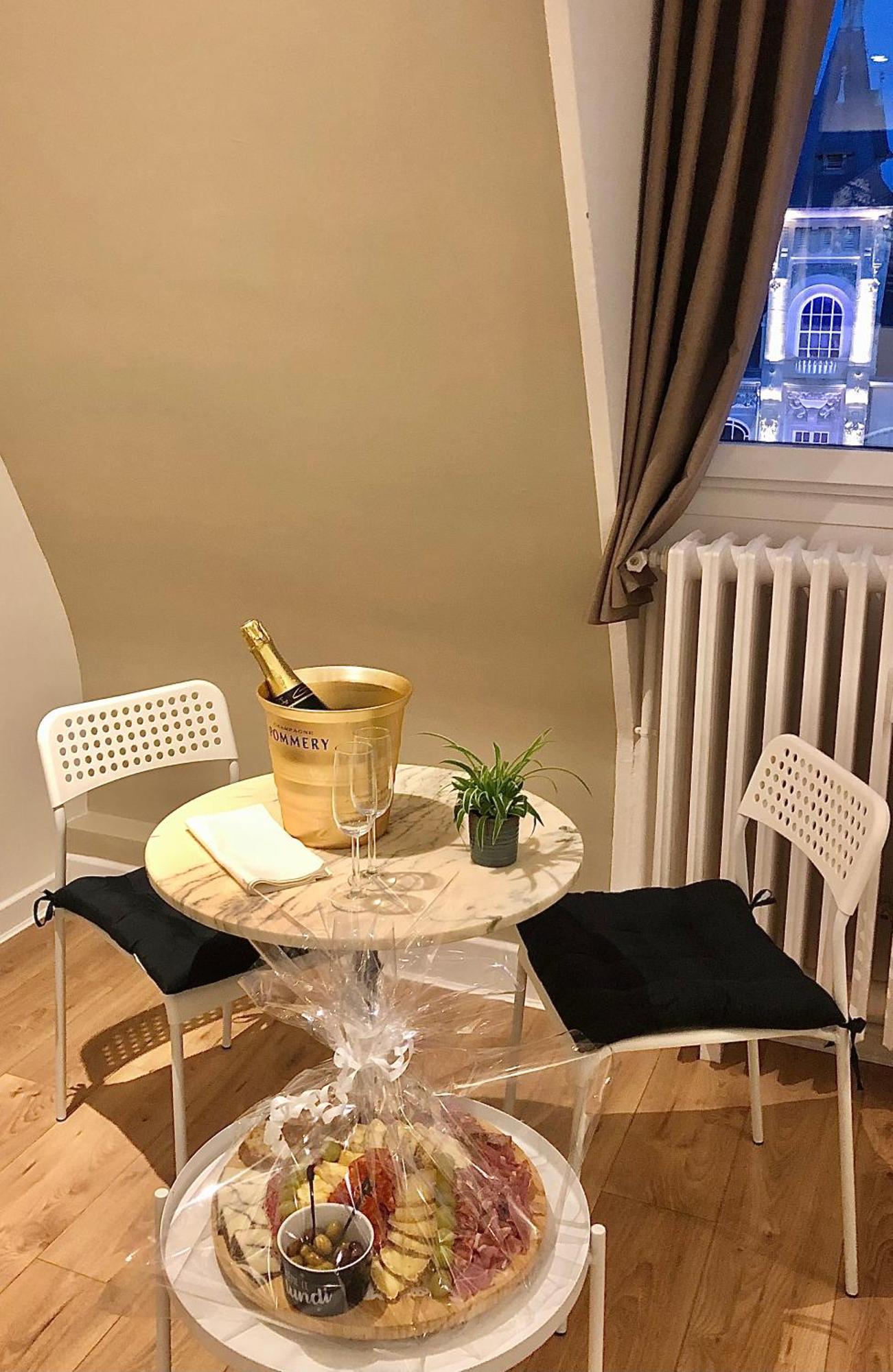 La Suite 7 Gite Urbain Charleville-Mézières المظهر الخارجي الصورة