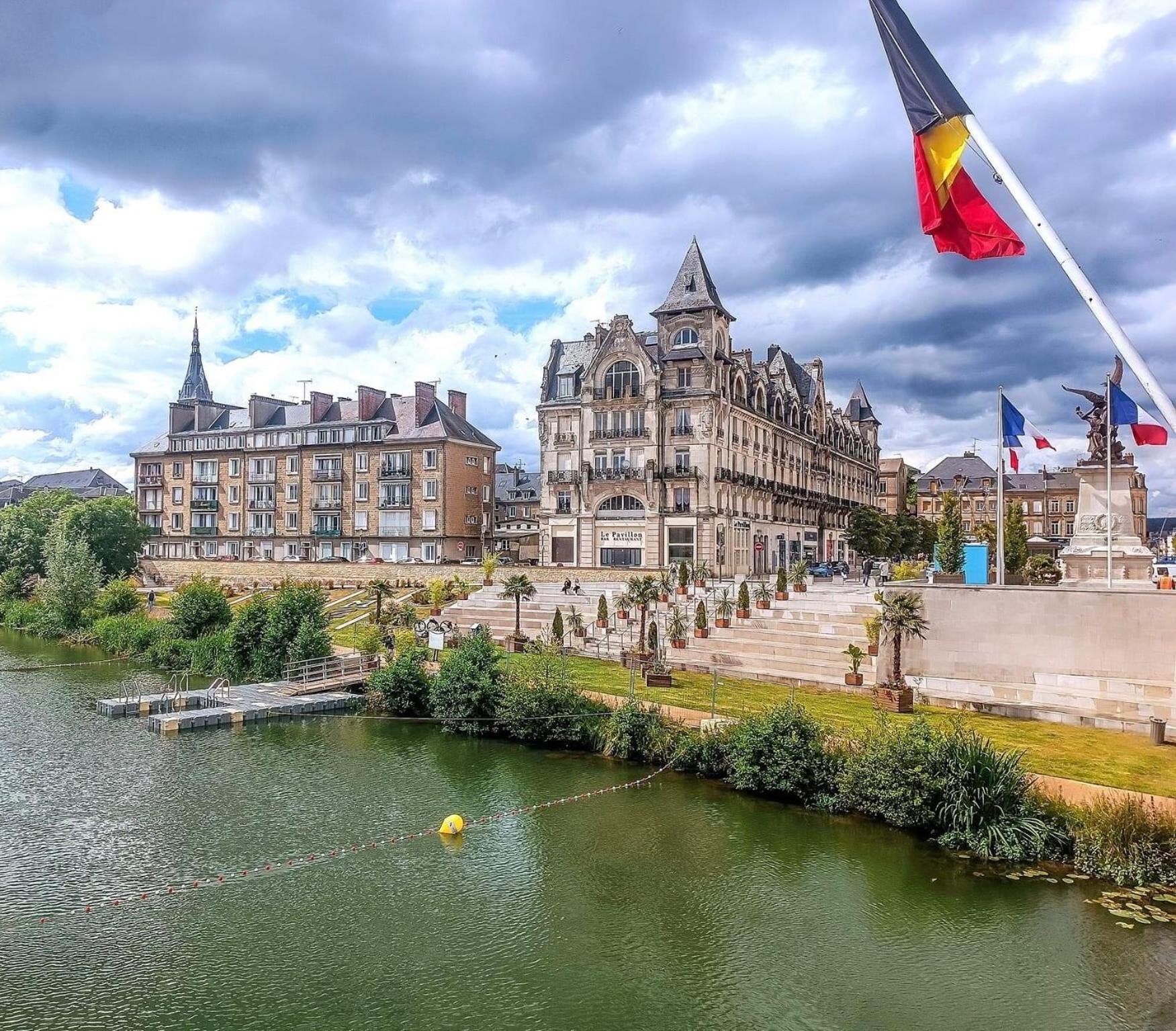 La Suite 7 Gite Urbain Charleville-Mézières المظهر الخارجي الصورة